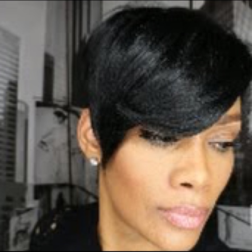 Sensual Vella Vella Alexis Short Wig in black